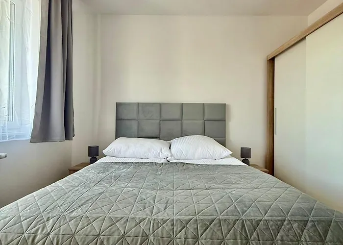 Апартаменты Easy Rent- Rozana 24 Czuby, 24h Check-in, Fv Люблин